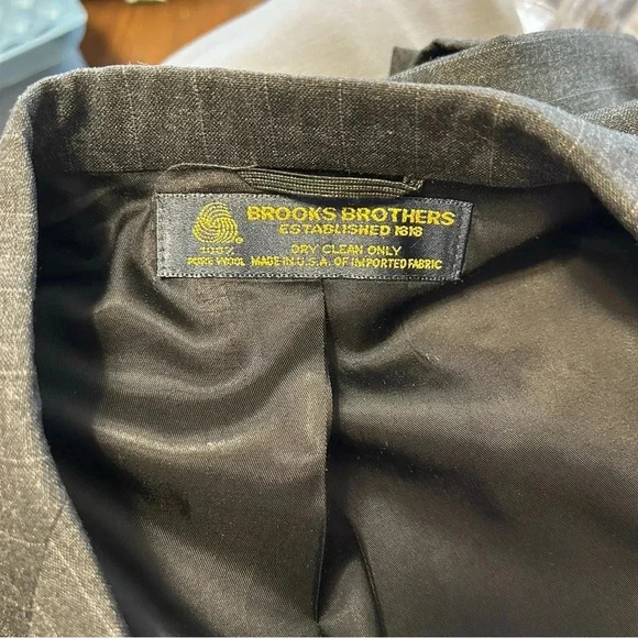 Brooks Brothers 1818 Grey Wool Pin Stripe Suit Sz Large Made In USA - Picture 7 of 8